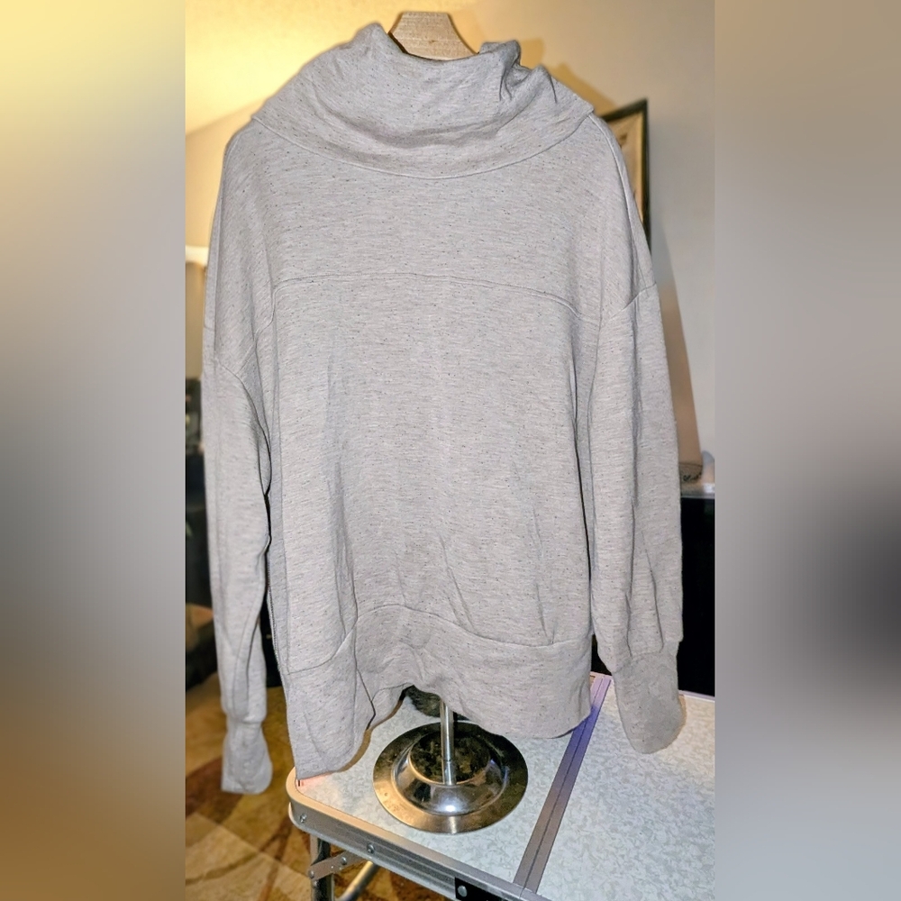 Varley Men's Light Gray Crewneck Sweater